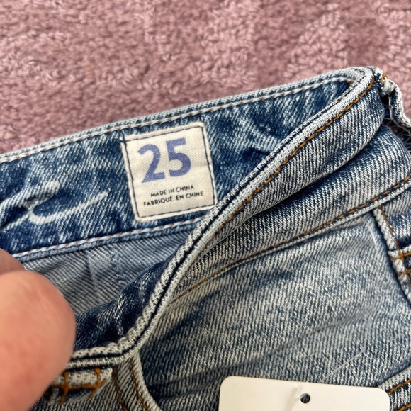 NWT FREE PEOPLE CUT OFF JEAN SHORTS - Picture 3 of 4